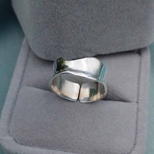 Anillo liso irregular