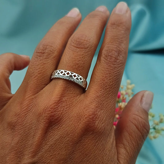 Anillo Medio Sin Fin Tréboles