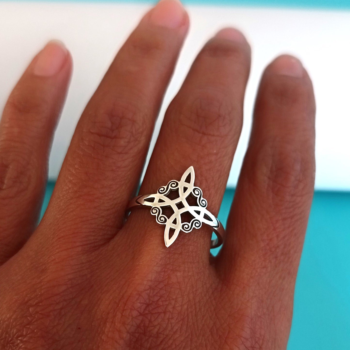 Anillo Nudo de bruja