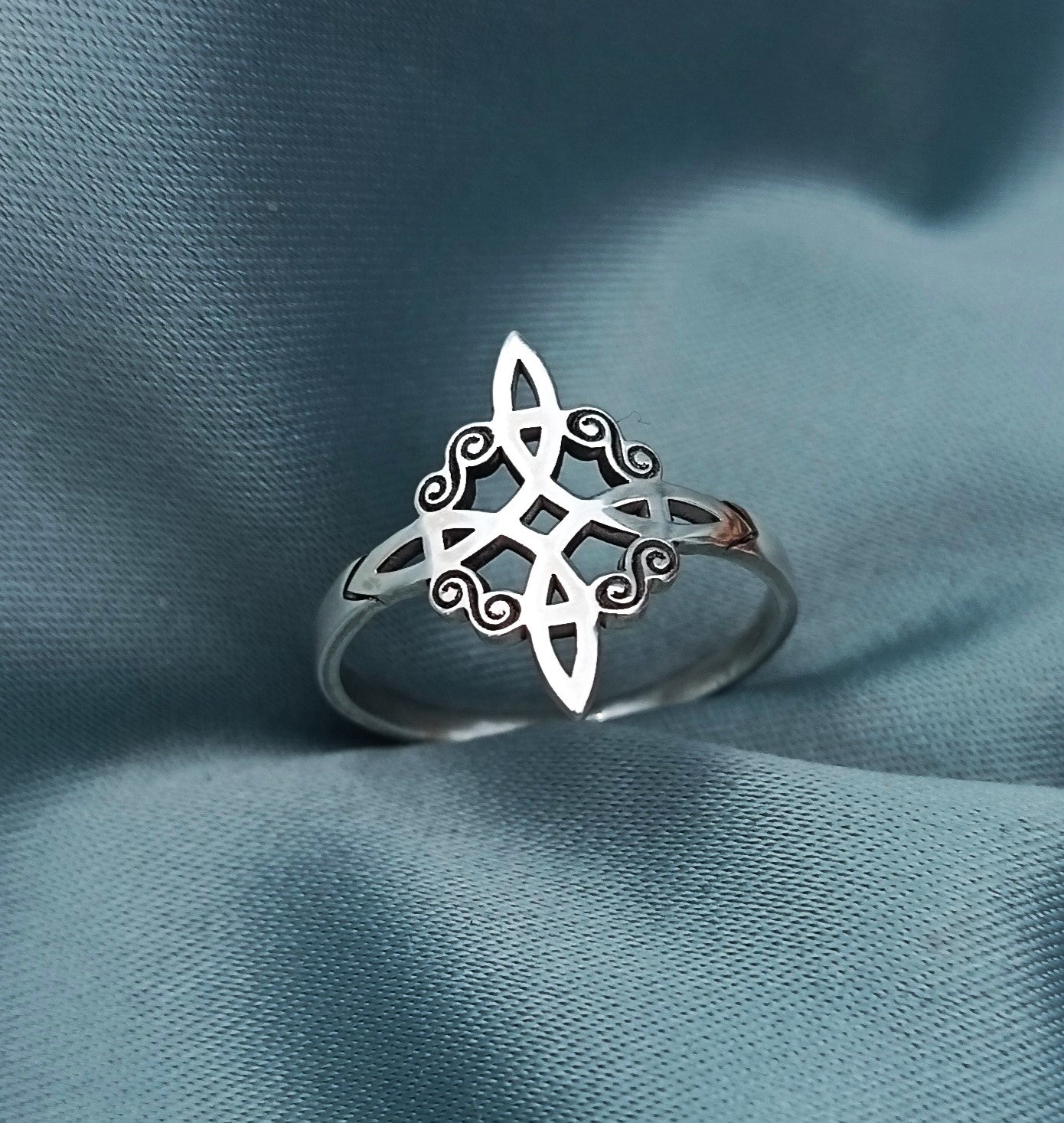 Anillo Nudo de bruja