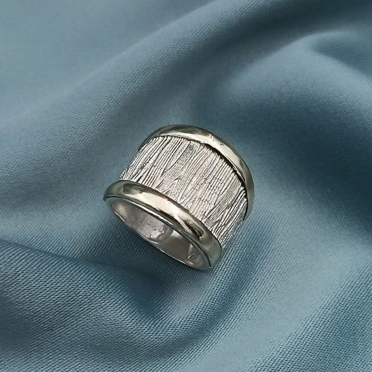 Anillo Plata y Oro Labrado