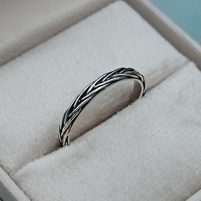 Anillo Cordones Entrelazados