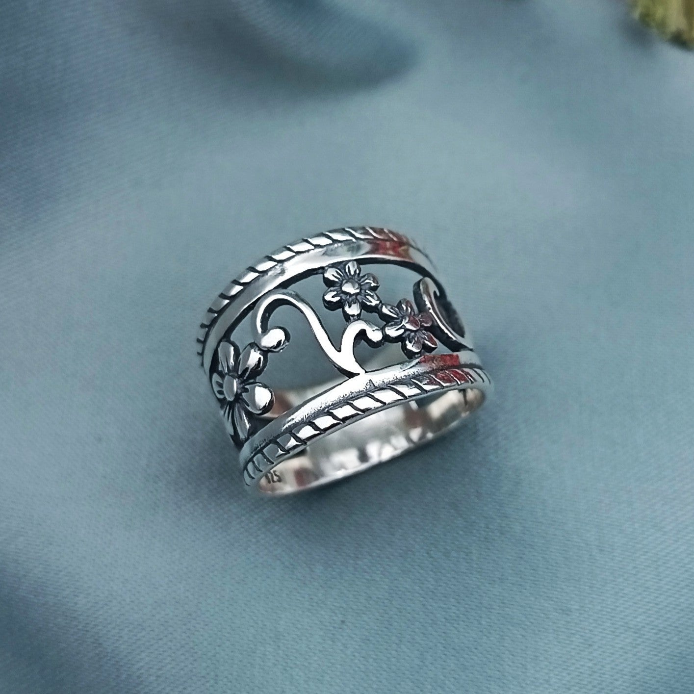 Anillo Margaritas Quemado