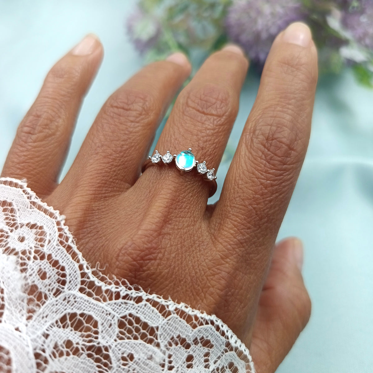 Anillo Cinco piedras Tornasol