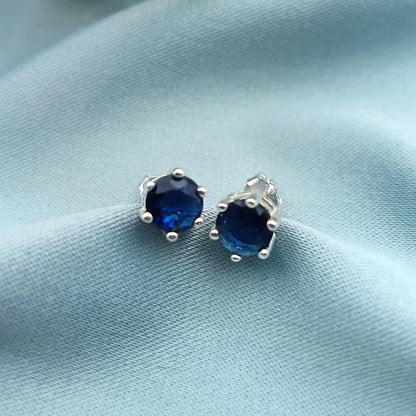 Aretes Cortos Circones Azul 6mm