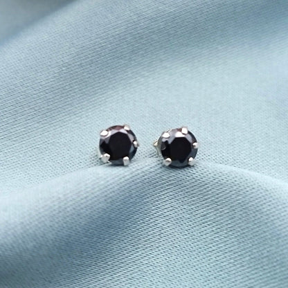 Aretes Cortos Circones Negros 5mm