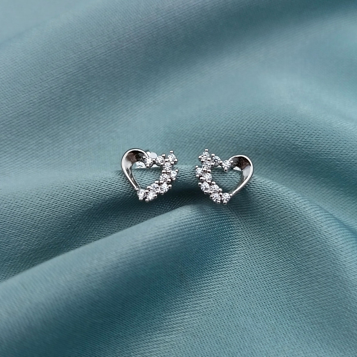 Aretes Corazones Brillantes