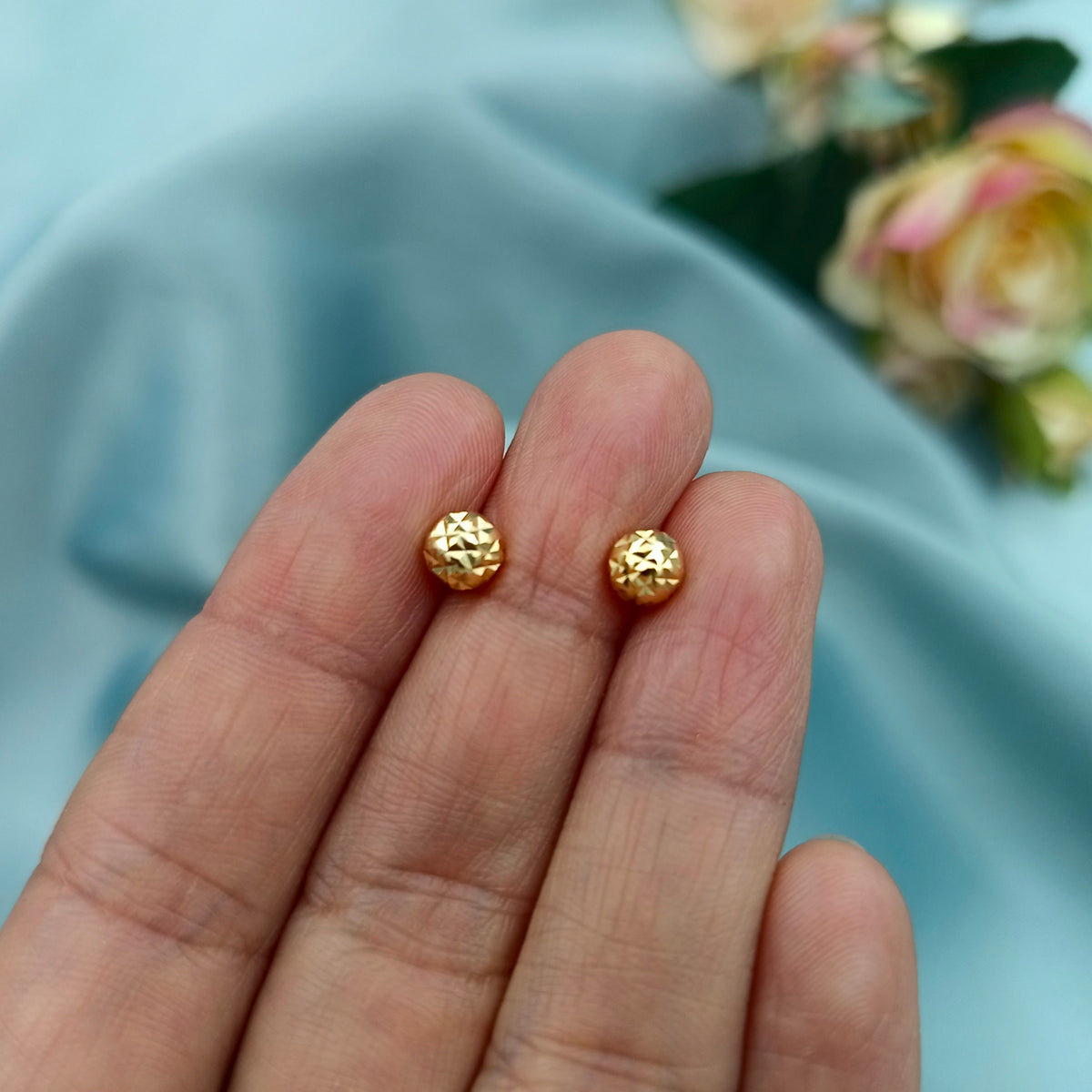 Aretes Bola diamantada dorado