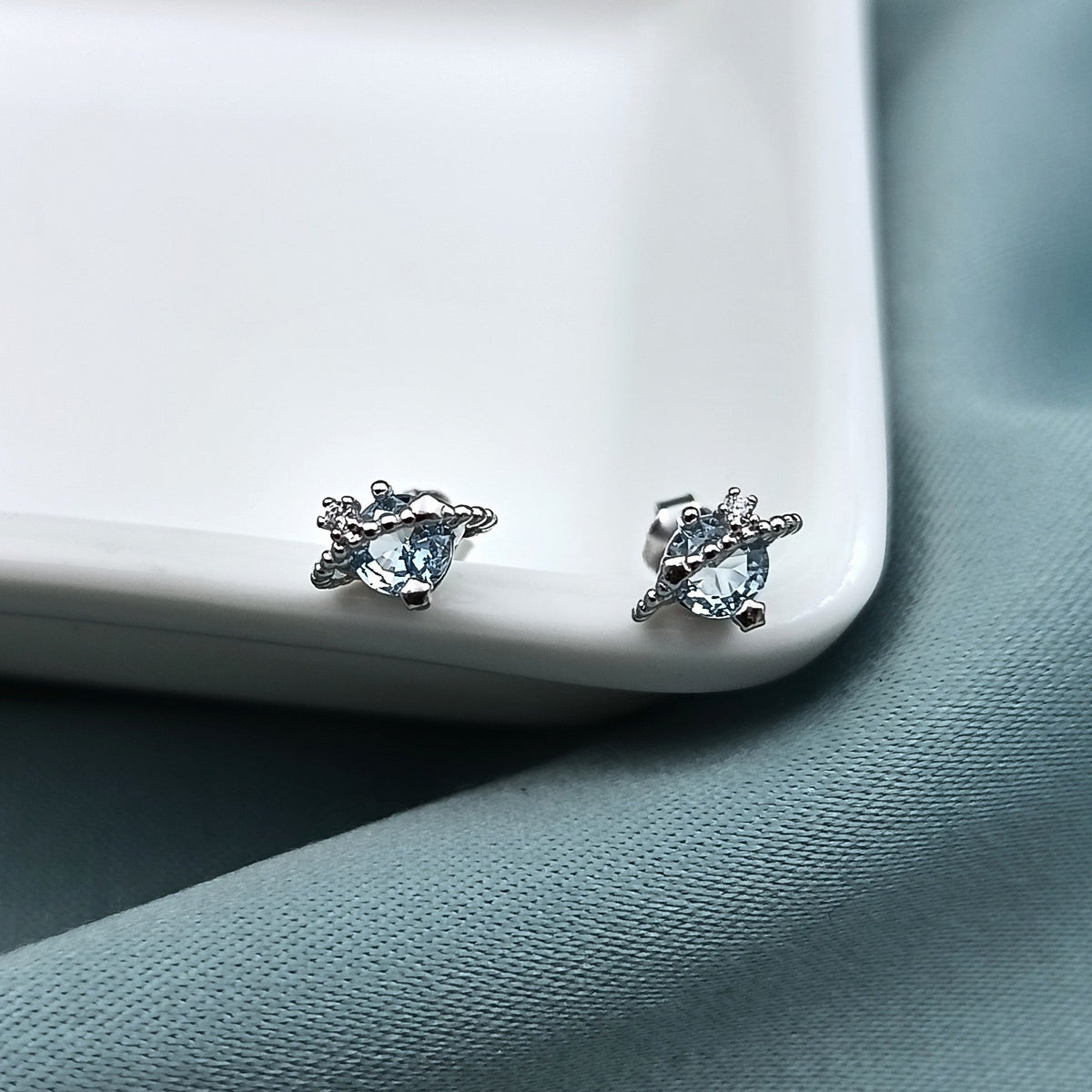 Aretes Saturno