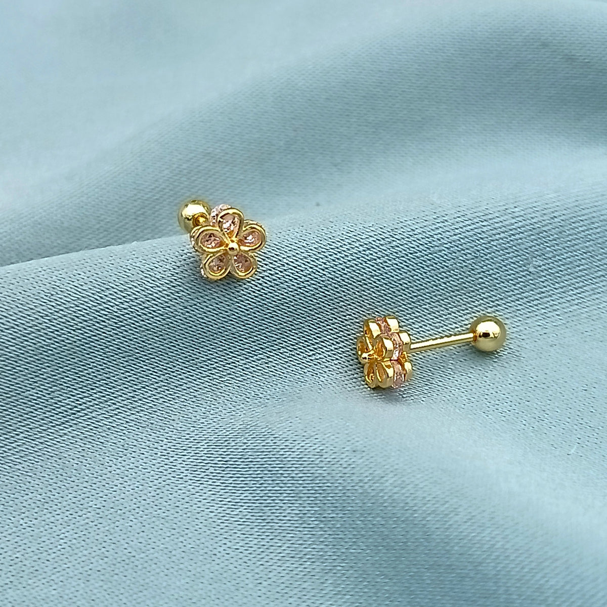 Aretes a rosca Margarita con piedra dorado