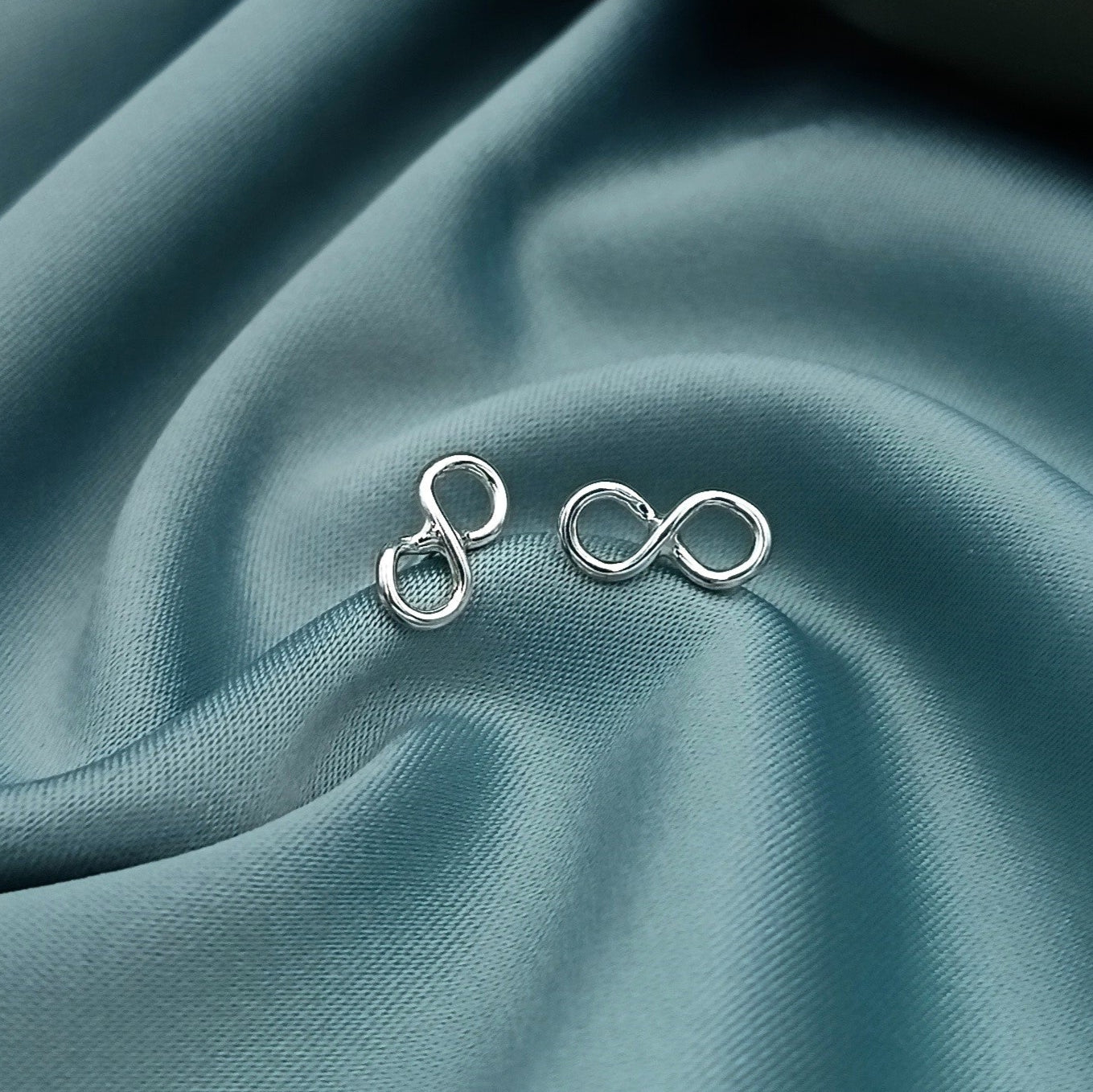 Aretes Infinito lisos