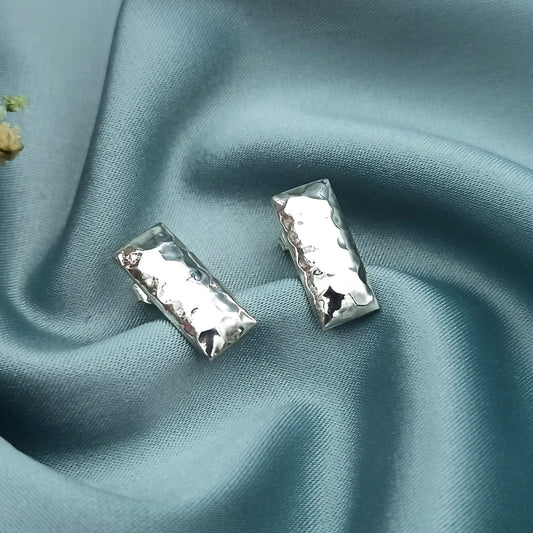 Aretes rectangulares martillado