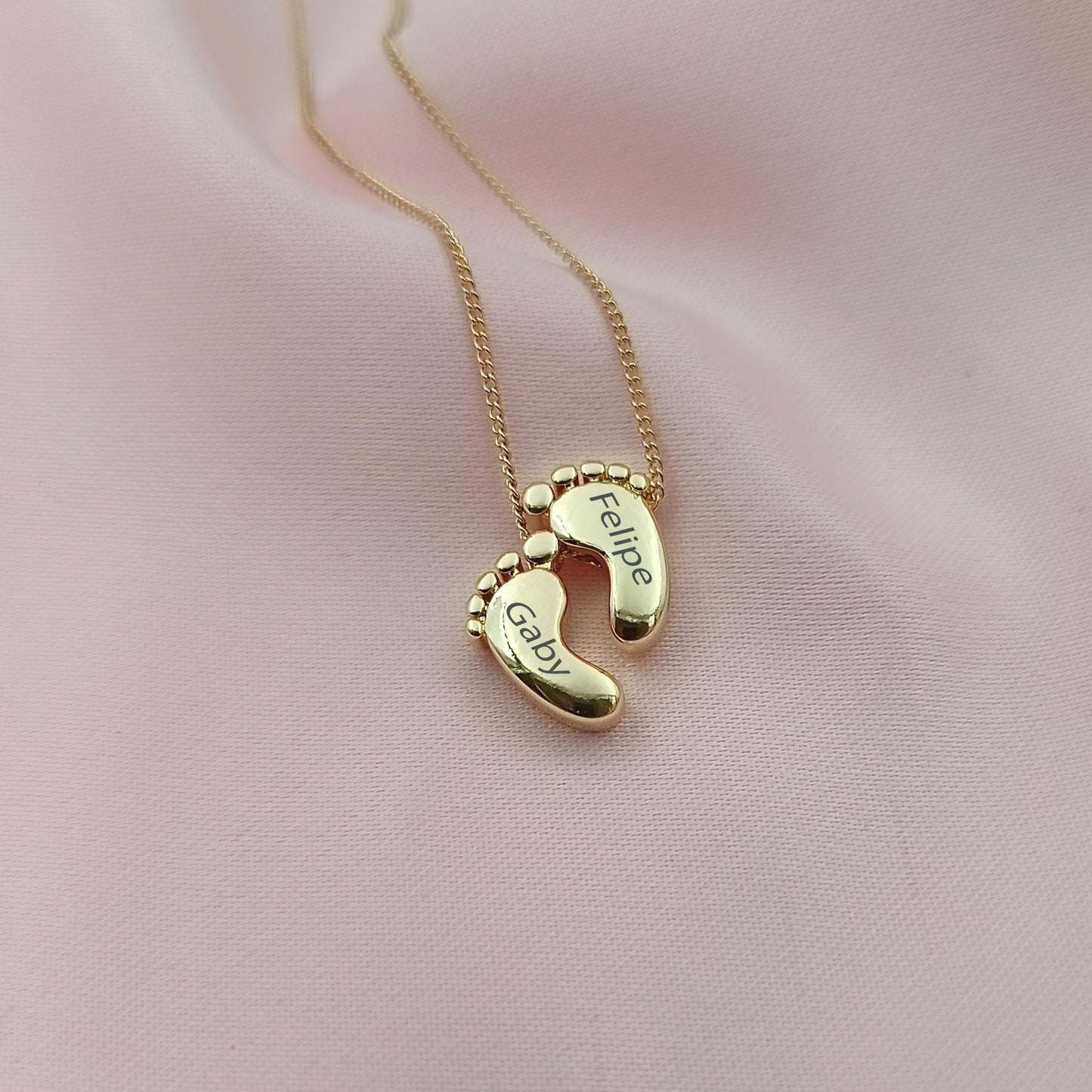 Collar Piecitos bebé con grabados