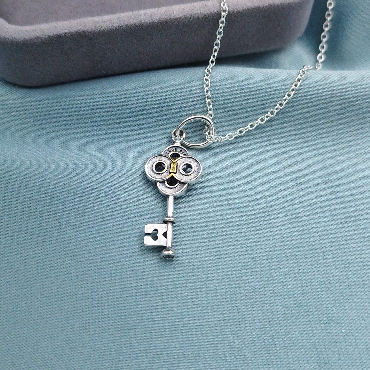 Collar Llave