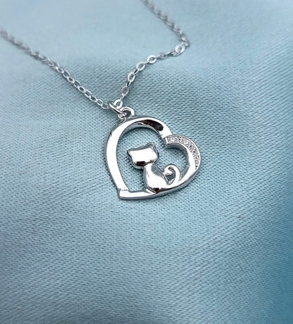 Collar Corazón con Gato