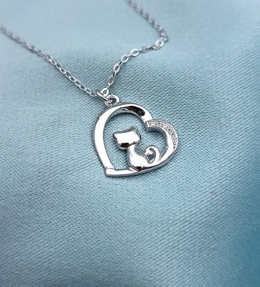 Collar Corazón con Gato