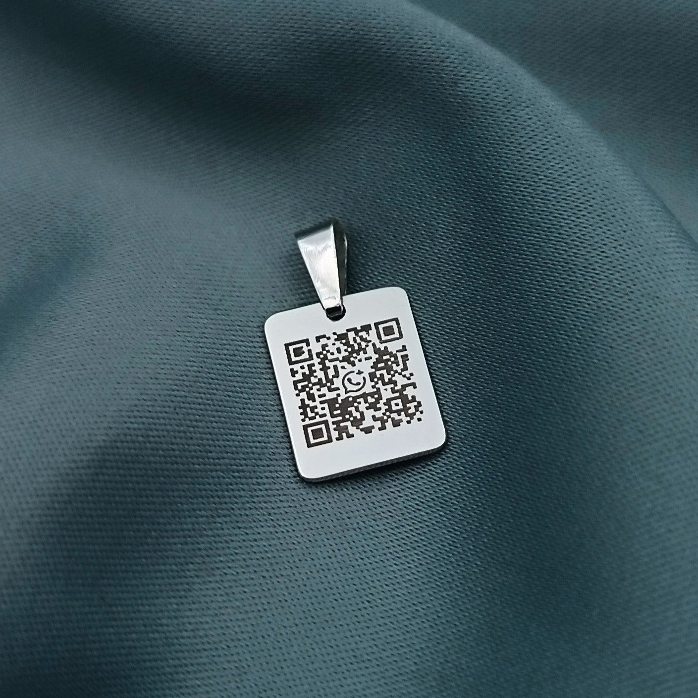 Dije personalizado código QR