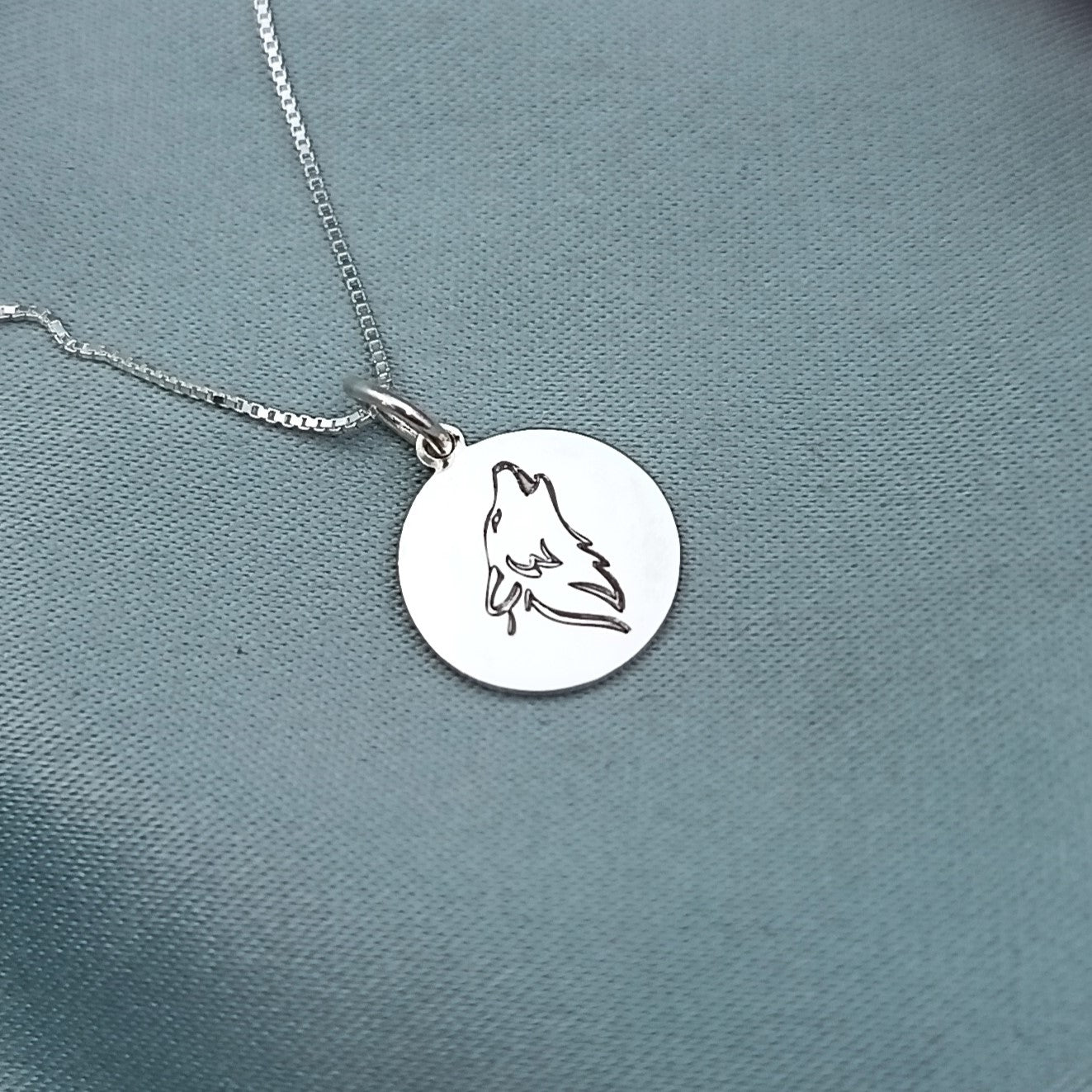 Dije placa redonda 1.3cm con grabado