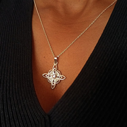 Dije Nudo de Bruja Piedra central 2