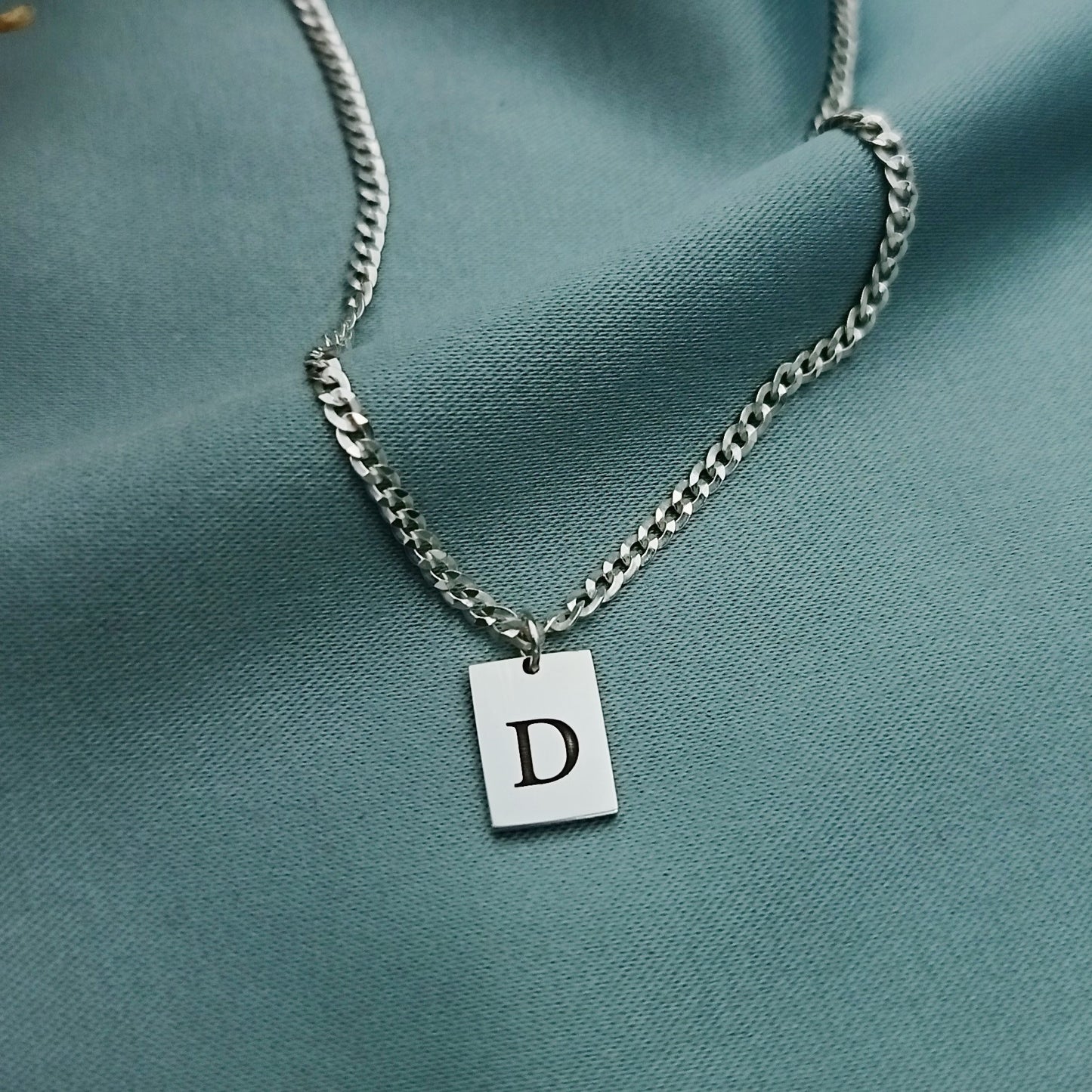 Dije de Plata Rectangular con Grabado