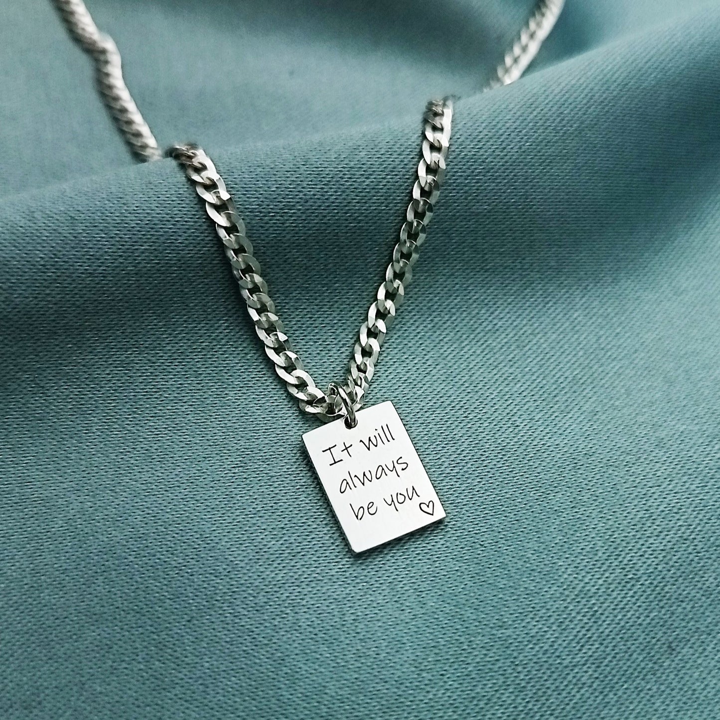 Dije de Plata Rectangular con Grabado