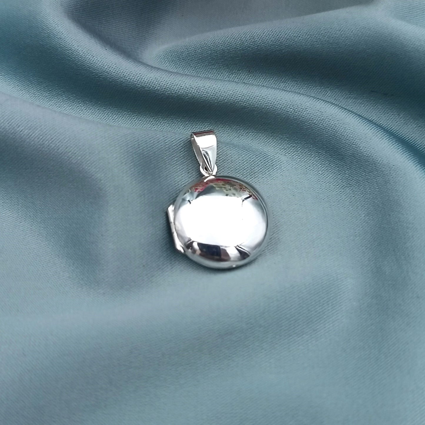 Dije Relicario Redondo Liso