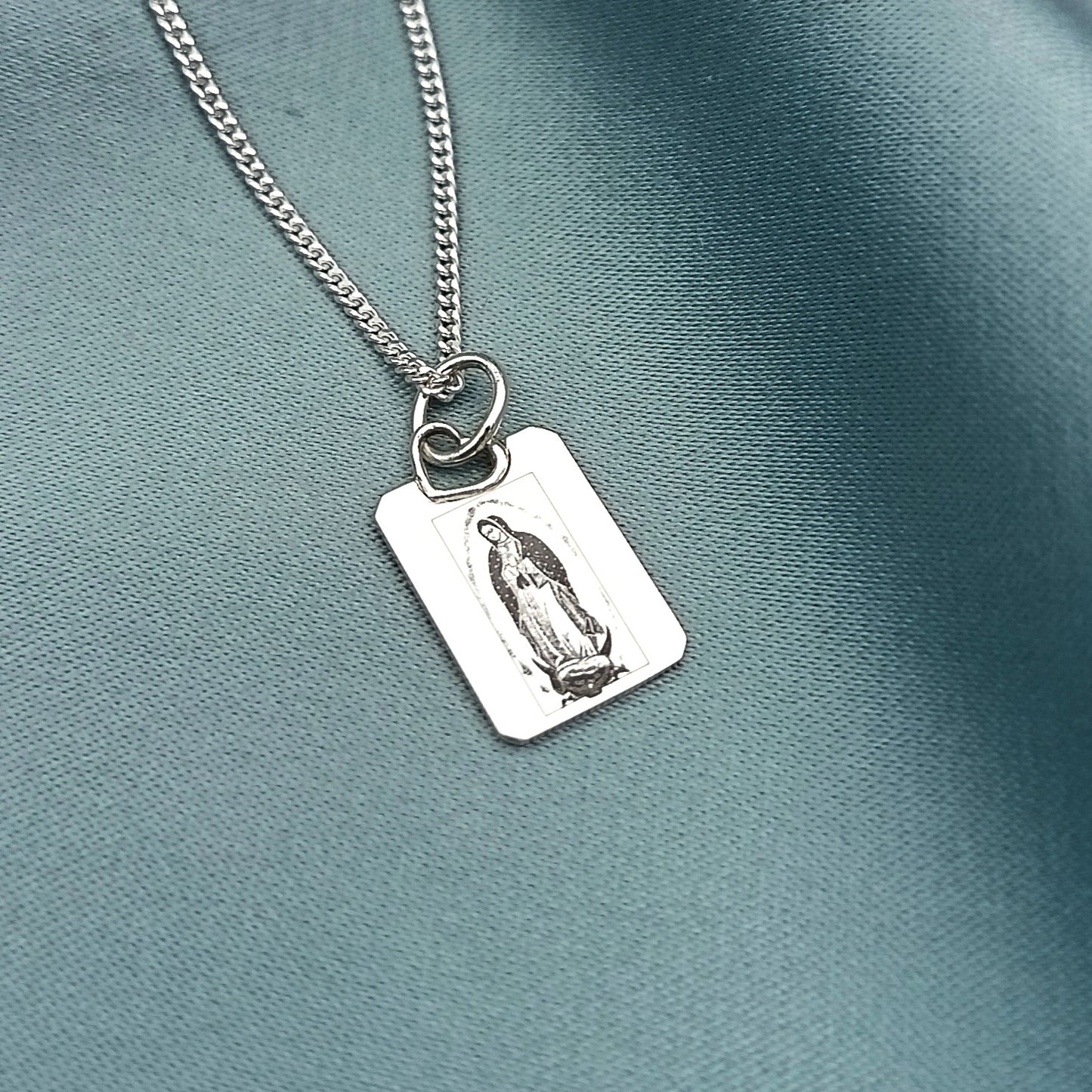 Dije Rectangular Corazón Personalizado con doble Grabado