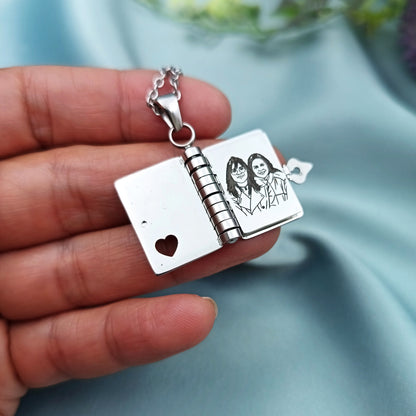 Collar Diario de Recuerdos (personalizable)