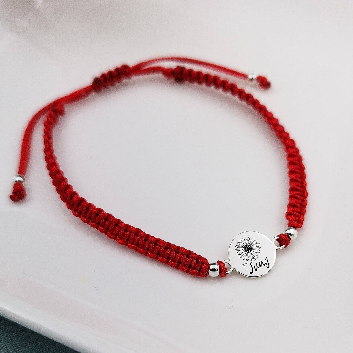 Pulsera Macramé plaquita circular Grabada
