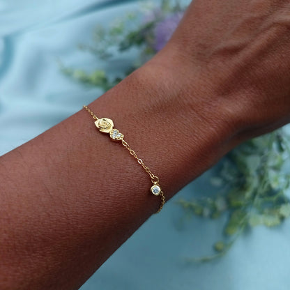 Pulsera Rosa y Corazón Dorada